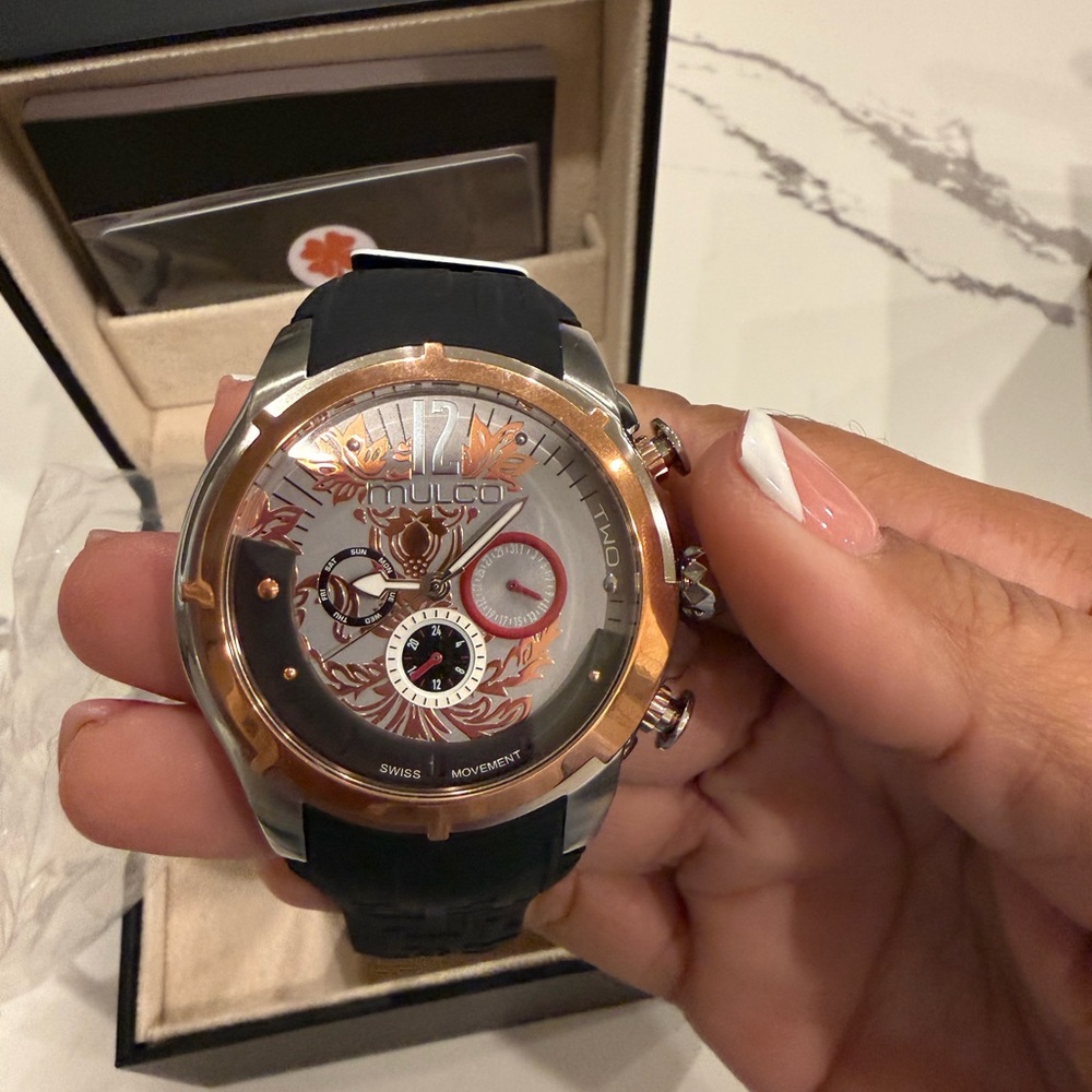 Mulco Elegant Black and Silver Timepiece